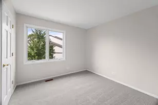 107 Honeysuckle Ct, Rolling Meadows, IL 60008 - Photo 10