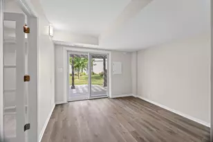 107 Honeysuckle Ct, Rolling Meadows, IL 60008 - Photo 4