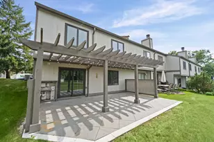 107 Honeysuckle Ct, Rolling Meadows, IL 60008 - Photo 14