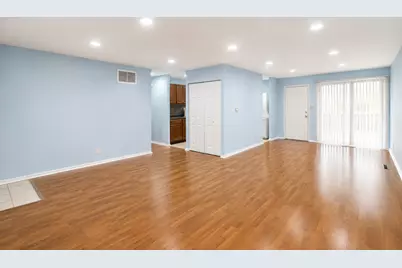 113 Fairview Lane, Streamwood, IL 60107 - Photo 2