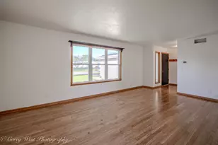 409 Hickory Dr, Davis Junction, IL 61020 - Photo 6