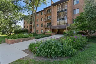 7510 Farmingdale Dr, Darien, IL 60561 - Photo 2
