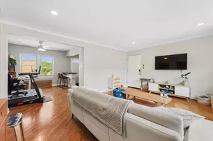 7231 N Ridge Ave, Chicago, IL 60645 - Photo 4