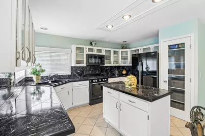 1360 Yosemite Parkway, Algonquin, IL 60102 - Photo 20