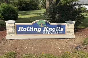 110 Rolling Knolls Ave, Elgin, IL 60120 - Photo 4