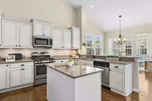 4040 Chesapeake Ln, Naperville, IL 60564 - Photo 6