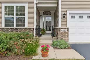 4040 Chesapeake Ln, Naperville, IL 60564 - Photo 2
