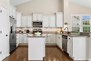 4040 Chesapeake Ln, Naperville, IL 60564 - Photo 8