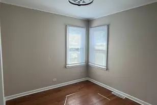 7035 W 115th St, Worth, IL 60482 - Photo 14