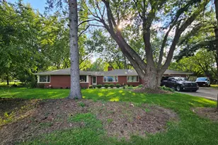 210 C Braeburn Rd, Barrington, IL 60010 - Photo 2