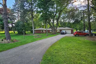 210 C Braeburn Rd, Barrington, IL 60010 - Photo 1