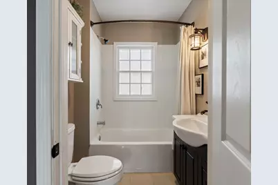 822 N Madison Street, Woodstock, IL 60098 - Photo 14