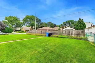 6247 N Leona Ave, Chicago, IL 60646 - Photo 38