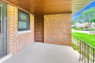 6247 N Leona Ave, Chicago, IL 60646 - Photo 34