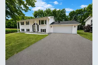 437 E 11th Street, Pecatonica, IL 61063 - Photo 1