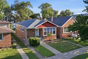 657 E 100th Pl, Chicago, IL 60628 - Photo 2