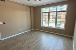 105 W St Charles Rd, Lombard, IL 60148 - Photo 18