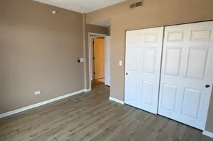 105 W St Charles Rd, Lombard, IL 60148 - Photo 16