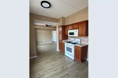 105 W Saint Charles Road #201, Lombard, IL 60148 - Photo 10