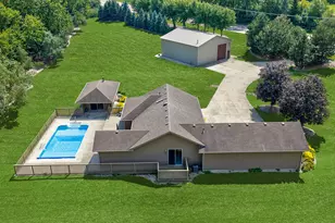 27175 N Gilmer Rd, Mundelein, IL 60060 - Photo 1