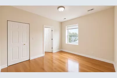 3348 W Wilson Avenue #2N, Chicago, IL 60625 - Photo 8