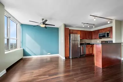 655 W Irving Park Road #4003, Chicago, IL 60613 - Photo 6