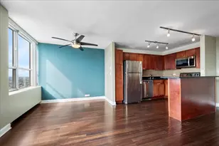 655 W Irving Park Rd, Chicago, IL 60613 - Photo 6