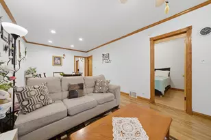 4746 N Karlov Ave, Chicago, IL 60630 - Photo 6