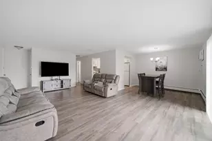 9817 Nottingham Ave, Chicago Ridge, IL 60415 - Photo 2