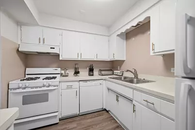 9817 Nottingham Avenue #304, Chicago Ridge, IL 60415 - Photo 4