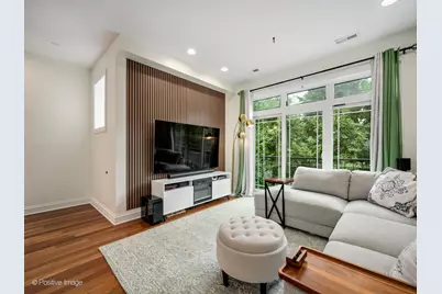 2342 W Montana Street #2W, Chicago, IL 60647 - Photo 6