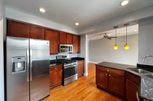2707 W Glenlake Ave, Chicago, IL 60659 - Photo 2