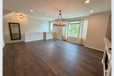 2546 Huntleigh Lane, Woodridge, IL 60517 - Photo 2