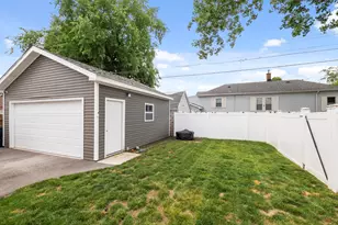 10904 S Kedzie Ave, Chicago, IL 60655 - Photo 20