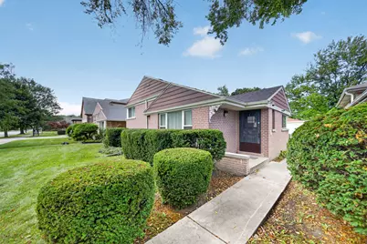 3824 W Chase Avenue, Lincolnwood, IL 60712 - Photo 2
