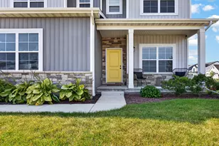 1 Bucktown Ct, Bloomington, IL 61705 - Photo 2