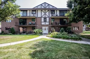 11015 S Theresa Circle, Palos Hills, IL 60465 - Photo 2