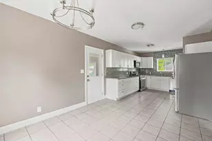 107 E Prairie St, Plano, IL 60545 - Photo 8