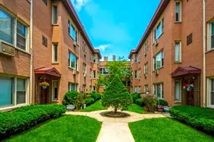 1318 W Lunt Ave, Chicago, IL 60626 - Photo 1