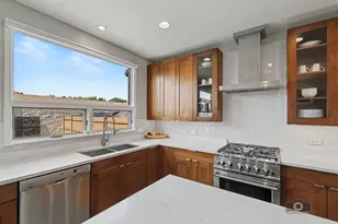 3216 S Stewart Ave, Chicago, IL 60616 - Photo 6