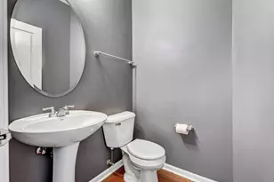 318 Laurel Ave, Des Plaines, IL 60016 - Photo 16