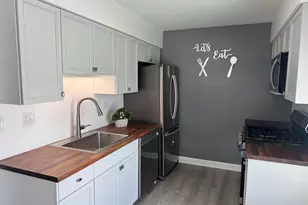 263 S Clubhouse Dr, Palatine, IL 60074 - Photo 2