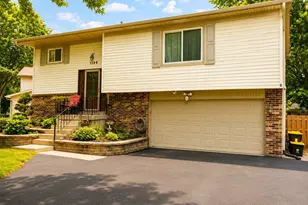 1129 Bramble Ave, Bolingbrook, IL 60490 - Photo 1