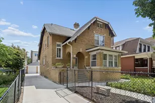 4821 N Harding Ave, Chicago, IL 60625 - Photo 2