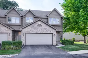 516 Silver Aspen Cir, Crystal Lake, IL 60014 - Photo 1
