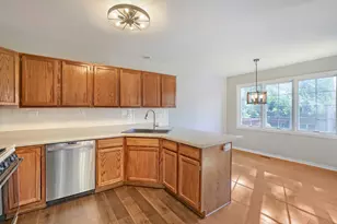 516 Silver Aspen Cir, Crystal Lake, IL 60014 - Photo 4