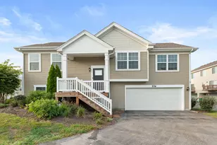 576 Spring Leaf Dr, Joliet, IL 60431 - Photo 2