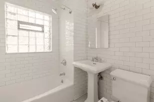 1335 W Hollywood Ave, Chicago, IL 60660 - Photo 20
