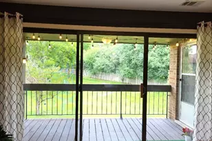 5843 Doe Cir, Westmont, IL 60559 - Photo 4