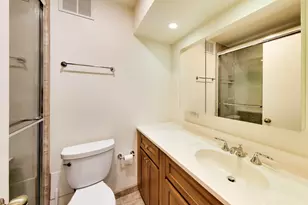 260 E Chestnut St, Chicago, IL 60611 - Photo 14